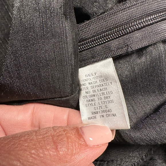 Lulu’s Peplum Black Top in Size Small - Picture 5 of 5